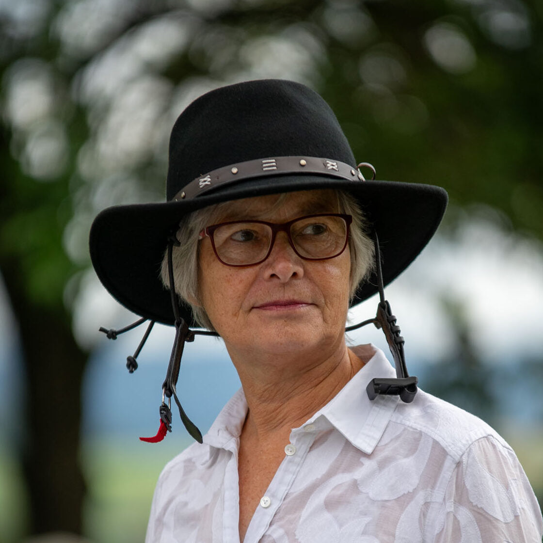 Emerald Riding Model